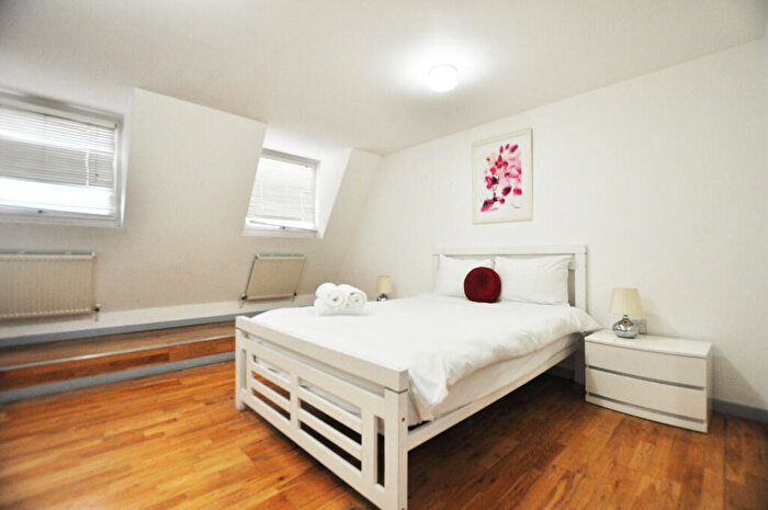 1 Bedroom Flat To Rent In Voss Street, London, E2