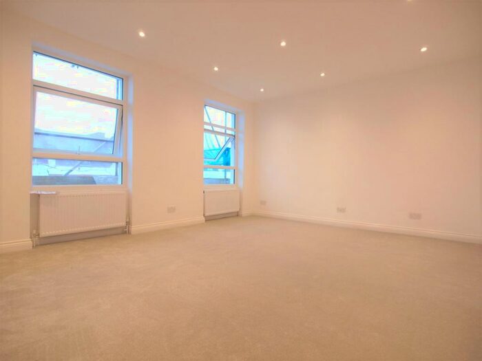 4 Bedroom Flat To Rent In Brecknock Road, Tufnell Park, N7