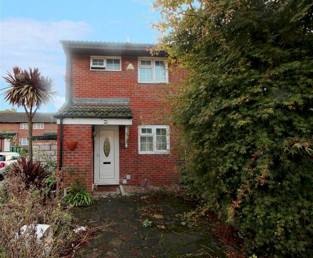 2 Bedroom Property To Rent In Martham Close, London, SE28