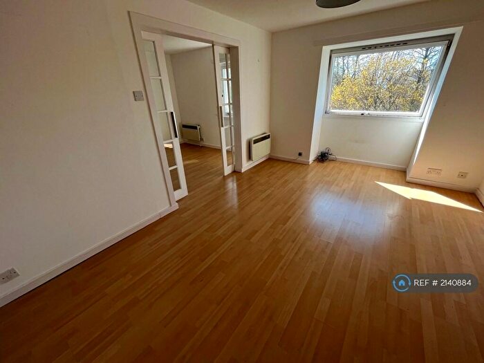 1 Bedroom Flat To Rent In Lulworth Court, Dundee, DD4