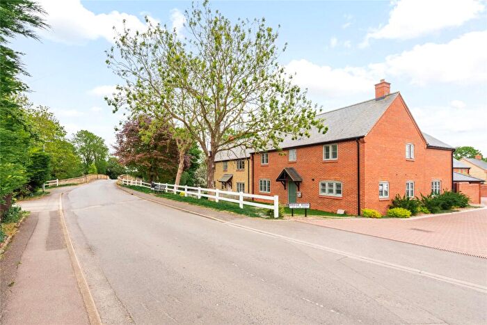 4 Bedroom House For Sale In Bridge Road, Cosgrove, Milton Keynes, Northamptonshire, MK19