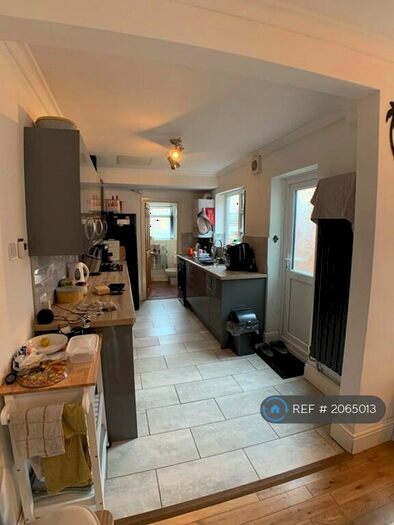 2 Bedroom Terraced House To Rent In Sutherland Road, Southsea, PO4
