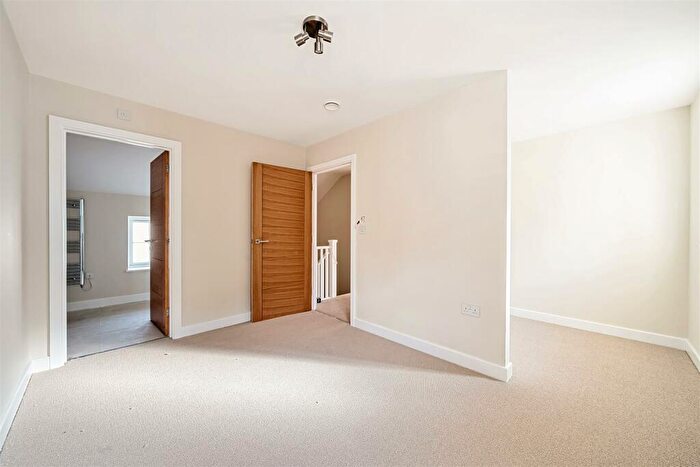 2 Bedroom Cottage For Sale In High Street, Ewell, Epsom, KT17