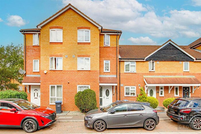3 Bedroom Town House For Sale In Martini Drive, Enfield, EN3