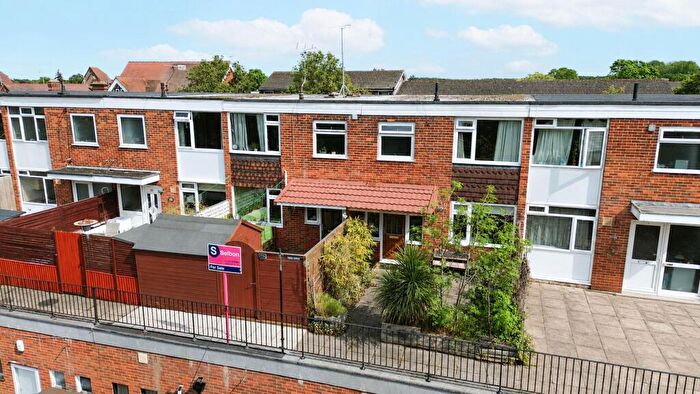 3 Bedroom Maisonette For Sale In Fleet Road, Fleet, GU51