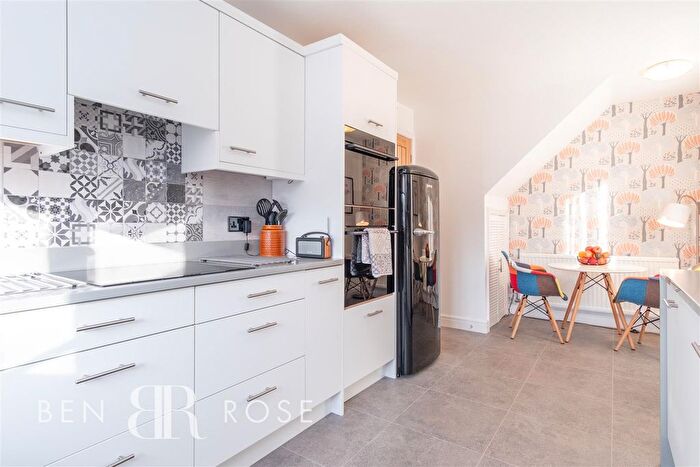 4 Bedroom Detached House For Sale In Spring Meadow, Clayton-Le-Woods, Chorley, PR25