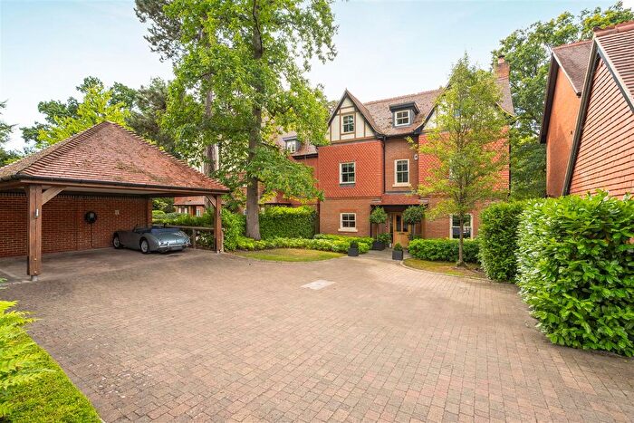 5 Bedroom Detached House For Sale In Queensbury Gardens, Ascot, SL5
