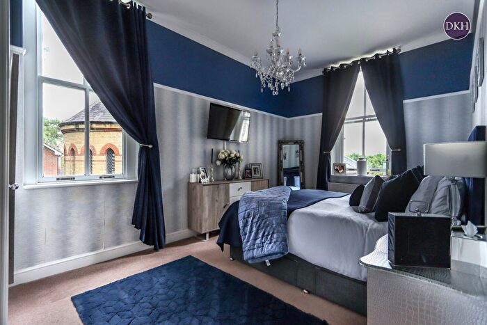 2 Bedroom Flat For Sale In Leavesden Court, Mallard Road, Abbots Langley, WD5