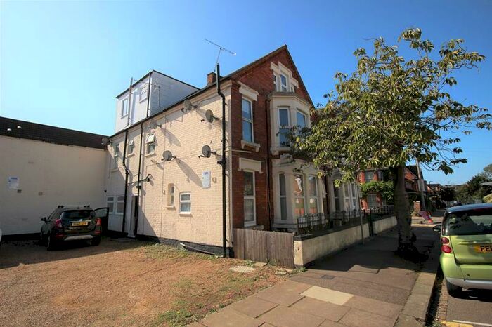 1 Bedroom Flat To Rent In Milton Road, Bedford, MK40