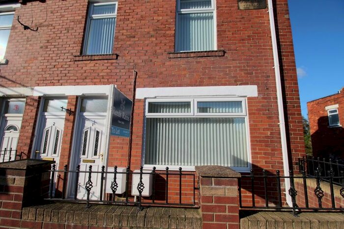 1 Bedroom Flat To Rent In South Burn Terrace, New Herrington, Houghton Le Spring, Tyne And Wear, DH4