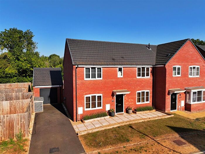 3 Bedroom Semi-Detached House For Sale In Bracken Road, Surfleet, Spalding, PE11