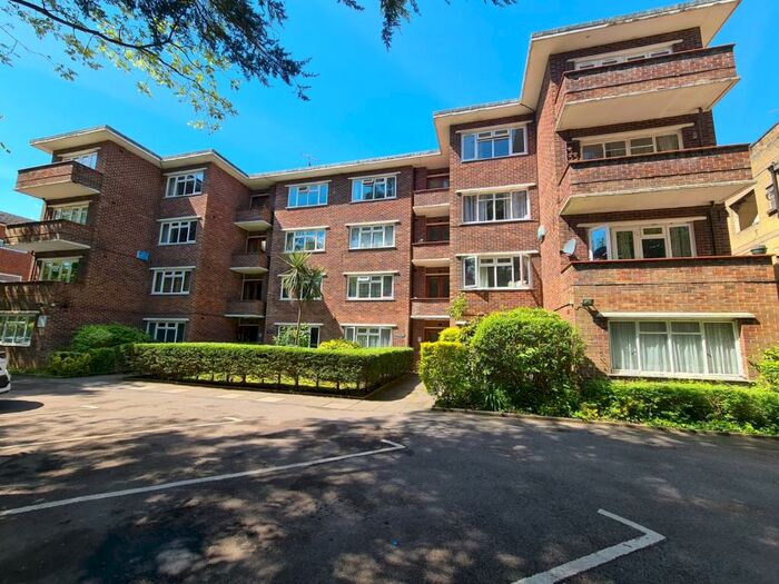 1 Bedroom Flat To Rent In Hulse Road, Banister Park, SO15