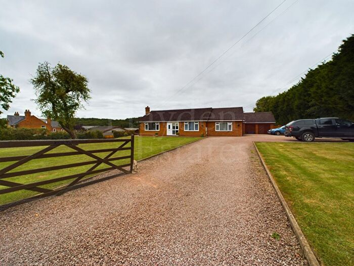 3 Bedroom Bungalow To Rent In Woodland Road, Dodford, Bromsgrove, Bt., B61
