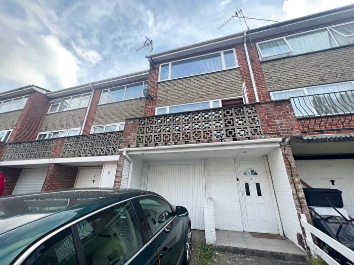3 Bedroom Town House To Rent In Brook Valley, Shirley, SO16