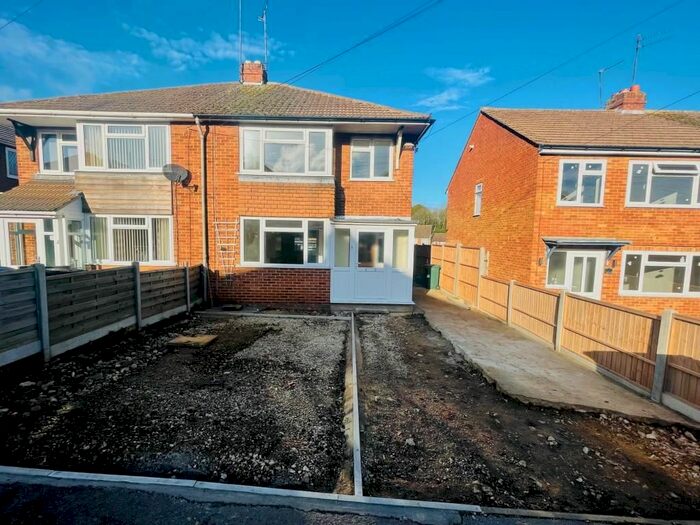 3 Bedroom End Of Terrace House To Rent In Sinclair Avenue, Banbury, OX16