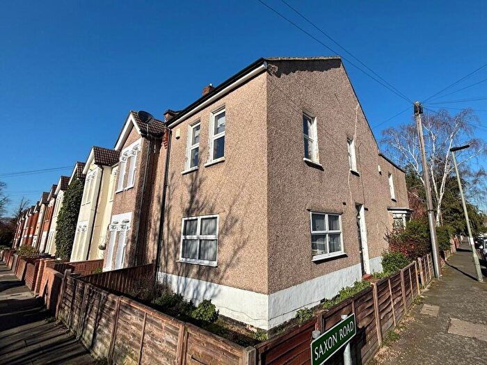 3 Bedroom End Of Terrace House For Sale In Heathfield Road, Bromley, BR1