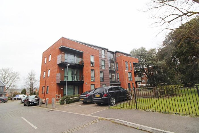 2 Bedroom Apartment To Rent In Alleyne Close, Reading, RG1