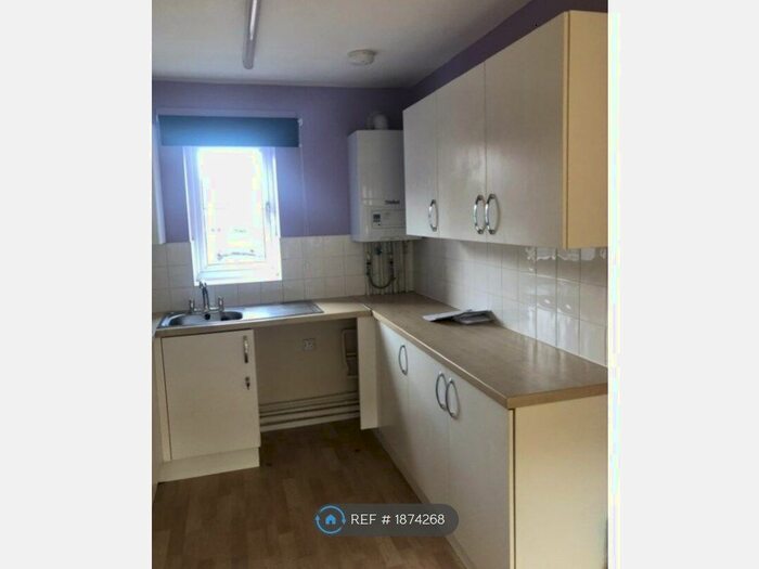 2 Bedroom Flat To Rent In Brick Drive, Great Blakenham, Ipswich, IP6