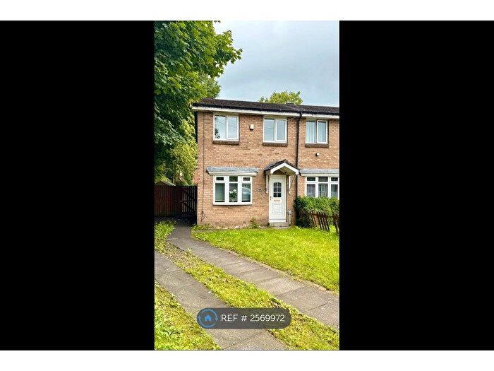 2 Bedroom End Of Terrace House To Rent In Brown Street, Paisley, PA1