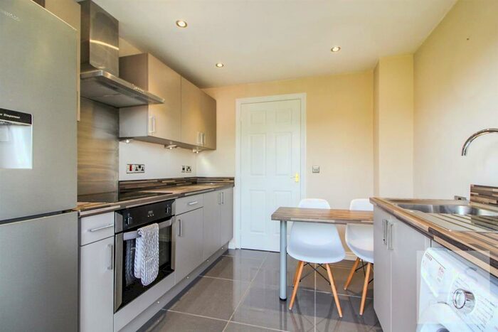 2 Bedroom Flat To Rent In Templars Court, Nottingham, NG7