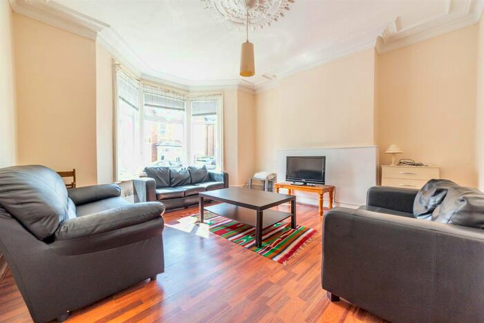 5 Bedroom Terraced House To Rent In Simonside Terrace, Heaton, Newcastle Upon Tyne, NE6