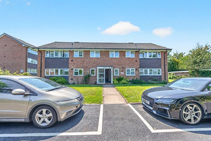 2 Bedroom Flat For Sale In Pampisford Road, South Croydon, CR2