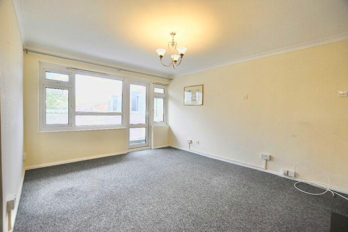 1 Bedroom Flat To Rent In Janson Close, Stratford, E15