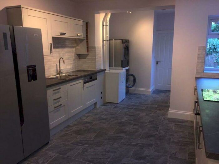 Detached House To Rent In Luton Road, Selly Oak, Birmingham, B29