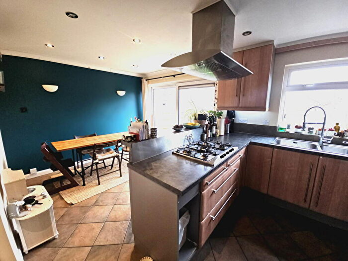 3 Bedroom End Of Terrace House For Sale In High Street, Arlesey, SG15