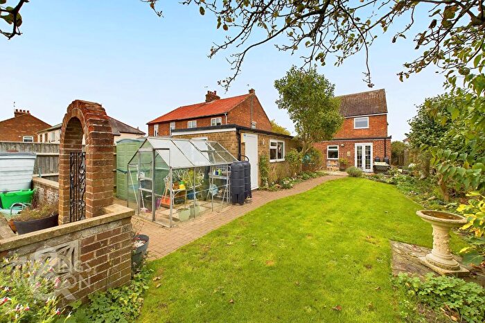 4 Bedroom Detached House For Sale In Beccles Road, Gorleston, Great Yarmouth, NR31