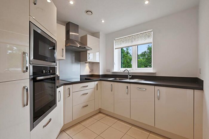 2 Bedroom Retirement Property To Rent In London Road, St Albans, Hertfordshire, AL1