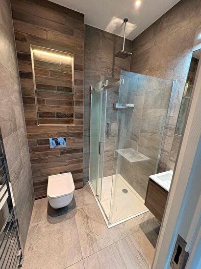 3 Bedroom Flat To Rent In St Mary's Road London, N8