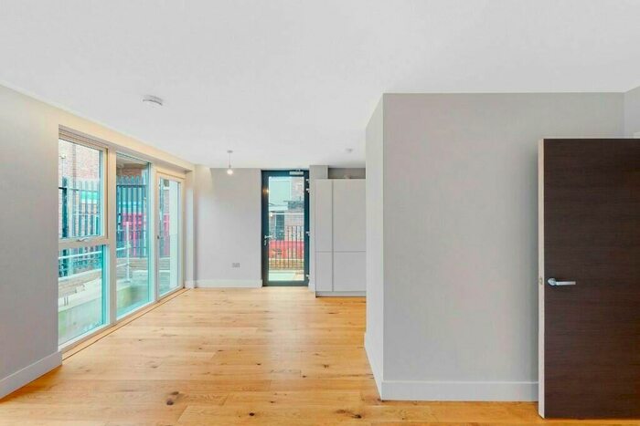 2 Bedroom Flat To Rent In Halliford Street, London, N1