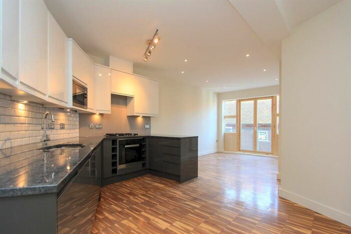 2 Bedroom Apartment To Rent In High Street, Whitstable, CT5