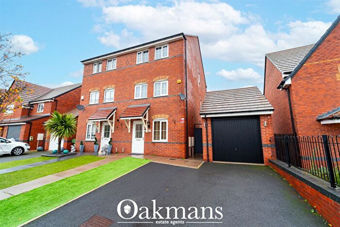 4 Bedroom Semi Detached House For Sale In Norton Way, Bromsgrove, Worcestershire, B61