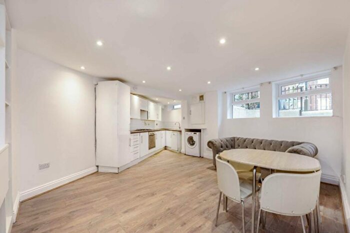 2 Bedroom Flat To Rent In Church Walk, West Hampstead, NW2