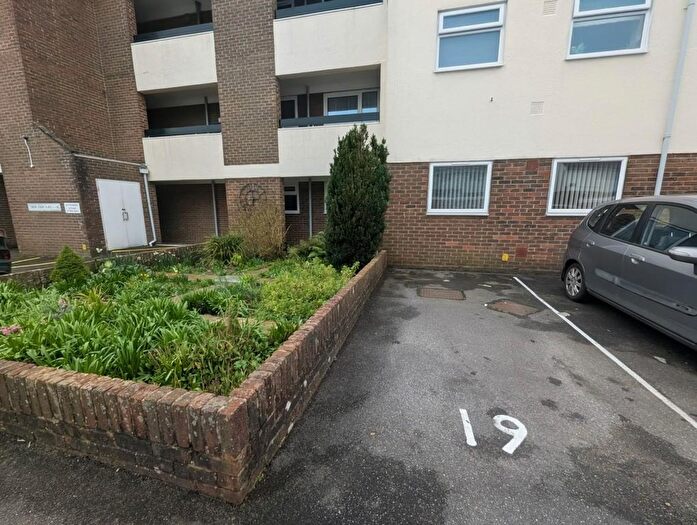 2 Bedroom Flat For Sale In Tudor Court, Regal Close, Cosham, PO6