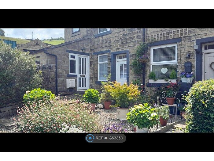 2 Bedroom End Of Terrace House To Rent In Ingram Street, Keighley, BD21