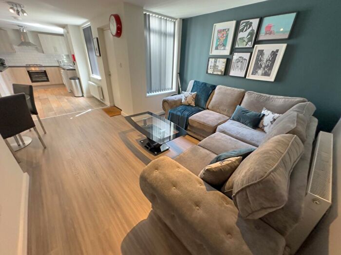 6 Bedroom Terraced House To Rent In Adelaide Road, L7