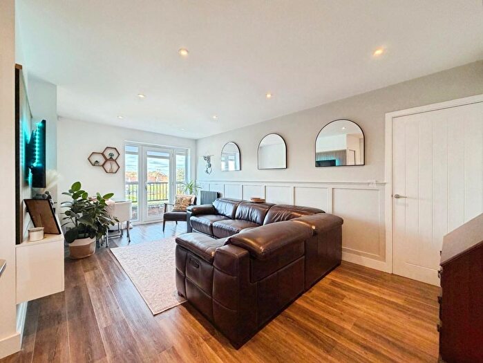 2 Bedroom Flat For Sale In Ordinance Way, Repton Park, TN23