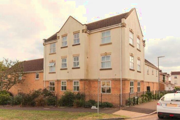 2 Bedroom Flat To Rent In Fosse Way, Yeovil, BA21