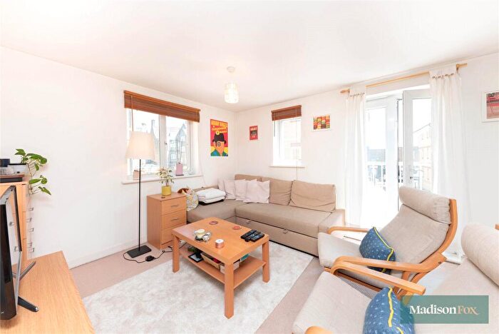 1 Bedroom Apartment To Rent In Alveston Square, South Woodford, London, E18