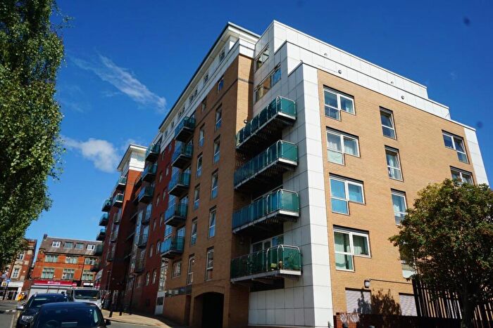 2 Bedroom Apartment To Rent In Royal Plaza, Eldon Street, Sheffield, S1