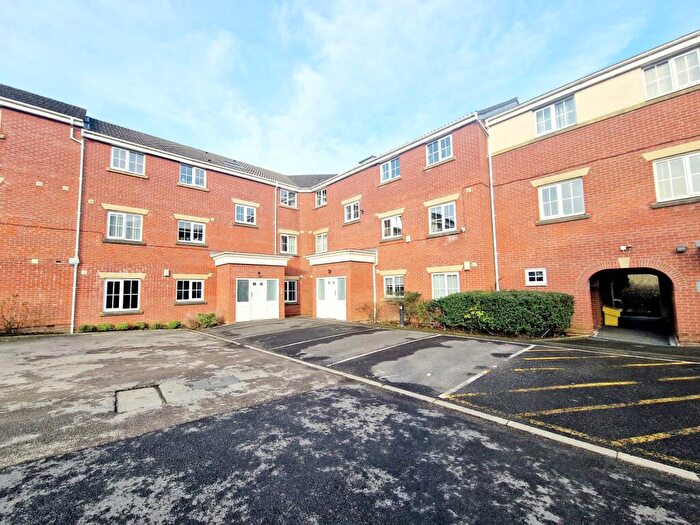 2 Bedroom Flat To Rent In Dingle Close, Radcliffe, M26