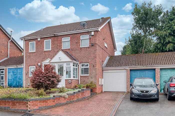 2 Bedroom Semi-detached House For Sale In The Woodleys, Birmingham, B14