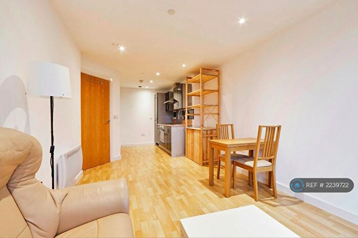2 Bedroom Flat To Rent In Cross Green Lane, Leeds, LS9