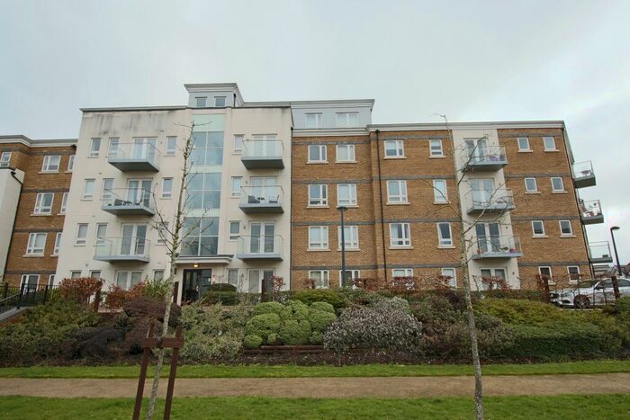 2 Bedroom Apartment To Rent In Grebe Way, Maidenhead, Berkshire, SL6