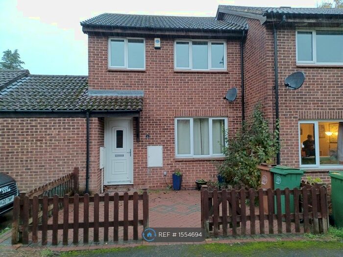 3 Bedroom Semi-Detached House To Rent In Mariette Way, Wallington, SM6