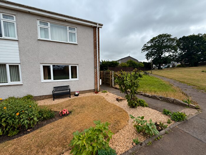 2 Bedroom Flat To Rent In Cairns Drive, Balerno, Edinburgh, EH14
