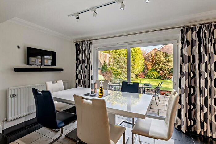 5 Bedroom Detached House For Sale In Wents Wood, Weavering, Maidstone, ME14
